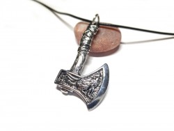 Pendentif argenté totem pagan hache asymétrique acier inox hypoallergénique, symboles animaux, collier cordon noir