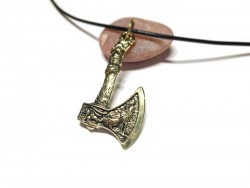 Pendentif doré totem pagan hache asymétrique acier inox hypoallergénique, symboles animaux, collier cordon noir
