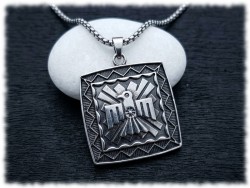 Pendentif Oiseau-Tonnerre en alliage argenté monté sur collier en acier inox, une amulette amérindienne