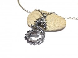 Collier grosse chaîne, pendentif Grand Dragon asiatique, métal acier inox argenté, talisman oriental par La Blanche Hermine