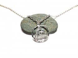 Collier petite chaîne, pendentif Nœud de la trinité en cercle, métal argent, bijou celtique par La Blanche Hermine