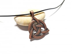 Nœud de la Trinité, pendentif cuivre sur cordon noir, bijou graphique et ethnique chic pour stacking de colliers