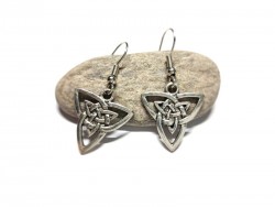 Boucles d'oreilles argentées, pendentifs Double triquètre inversé, bijou celtique et paganisme par La Blanche Hermine