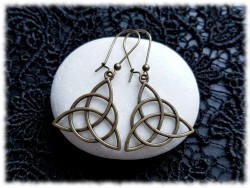 Nœud de la Trinité fin en pendentifs bronze, boucles d'oreilles pendantes créoles longues, bijou bohème ethnique chic