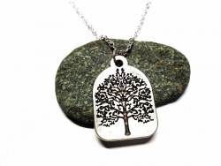 Collier petite chaîne, médaillon Stèle Arbre de vie, métal argenté, bijou spiritualité La Blanche Hermine