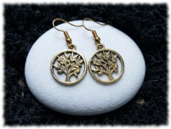 Petit Arbre de vie doré brillant, boucles d'oreilles crochets, bijou spirituel minimaliste pour femme urbaine
