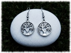 Petit Arbre de vie ajouré argenté, boucles d'oreilles crochets, bijou spirituel pour femme bohème écolo