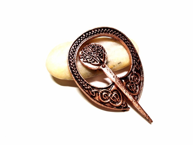 Broche fibule - Broche fibule pénannulaire celtique avec entrelacs cuivre bijou celtique viking accessoire médiéval