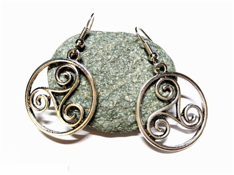 Silver Earrings, Triskelion in a circle pendants, Celtic jewel, Celts Ireland druid paganism amulet