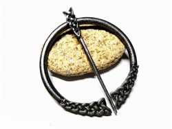 Celtic or Viking fibula brooch with knotworks