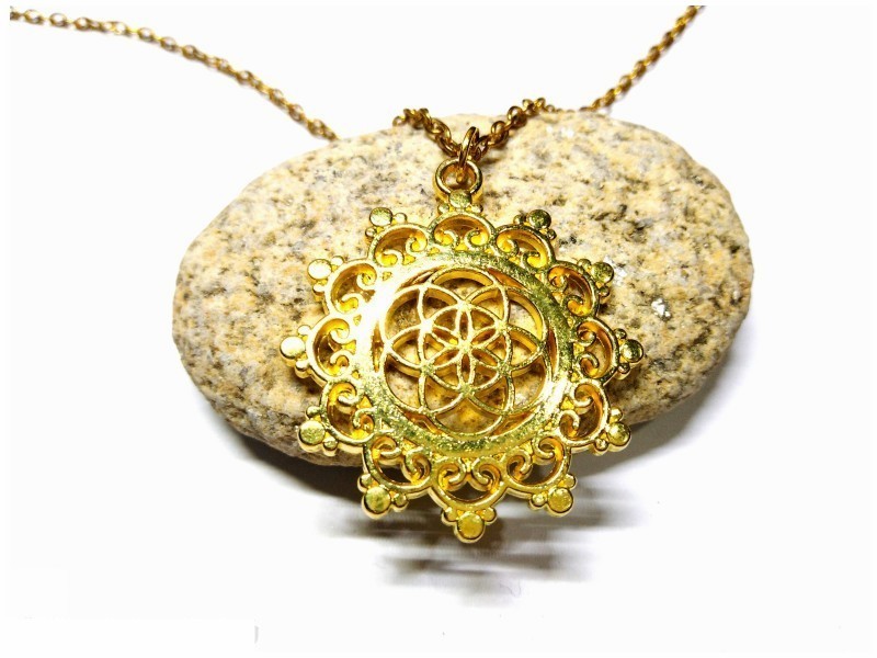 Collier chaîne féminine, pendentif graine de vie, alliage doré, bijou géométrie sacrée