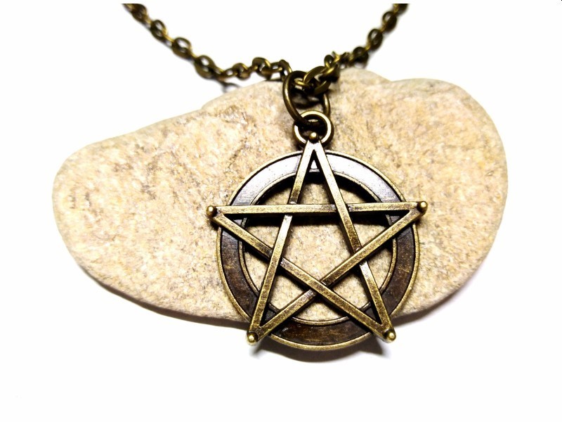 Necklace + pendant, Pentagram in knotwork bronze paganism jewel wicca witch witchcraft amulet