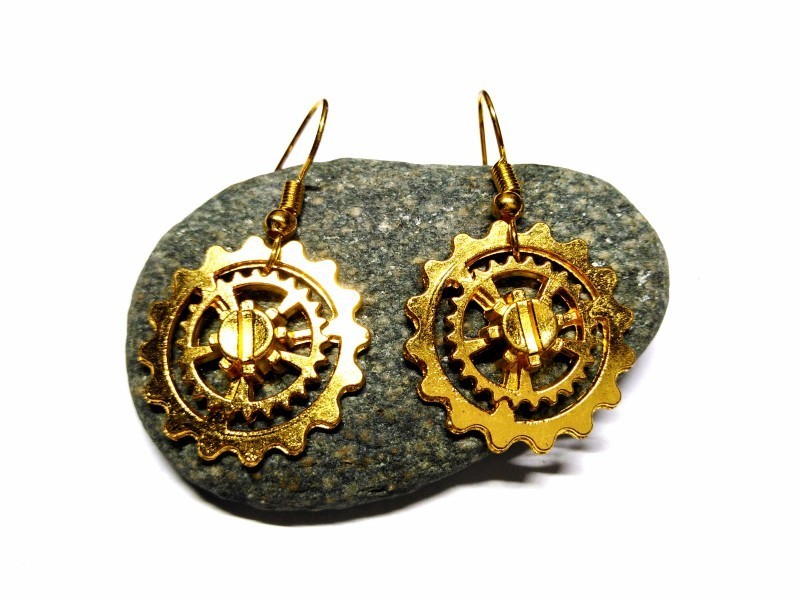 Gold Earrings, Steampunk gear pendants steampunk jewel earring cosplay victorian handmade steampunkfashion engineering