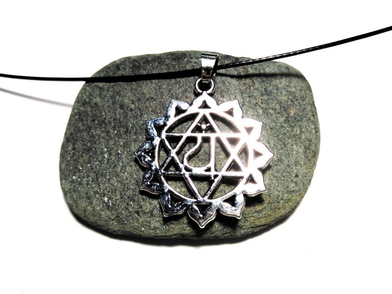 Necklace + pendant, 4th Chakra Anahata (mantra & yantra) silver yoga jewel heart green meditation