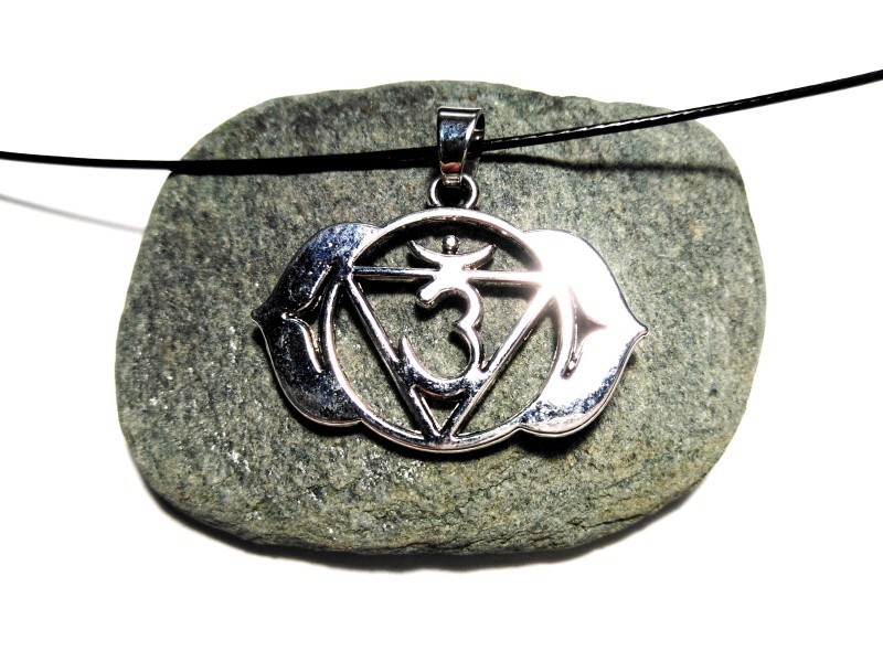 Necklace + pendant, 6th Chakra Ajna (mantra & yantra) silver yoga jewel third eye blue meditation