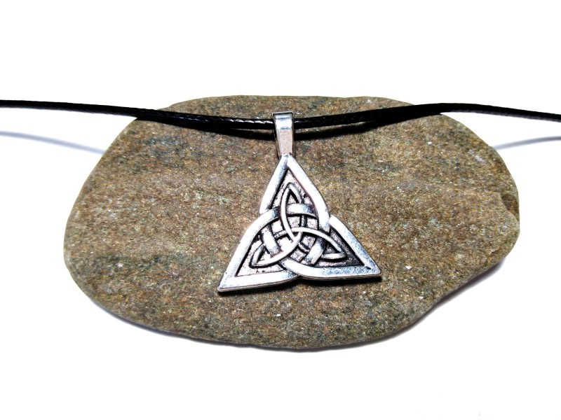 Necklace + pendant, Double triquetra silver Celtic jewel triquetra jewelry celts amulet